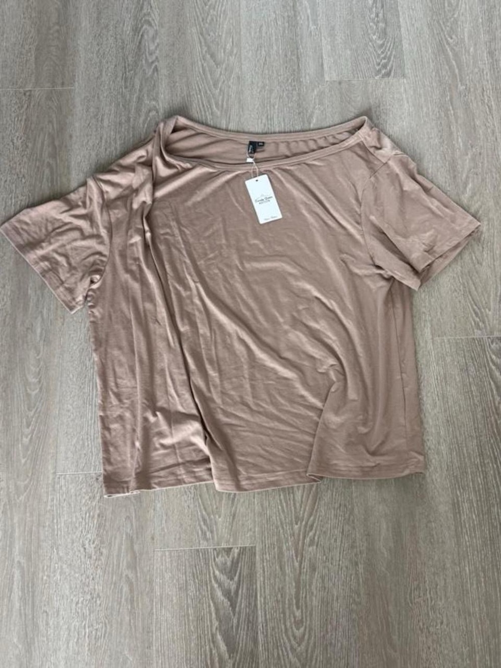 Women’s Short Sleeve Tee NWT - Taupe / Beige / Tan XXL